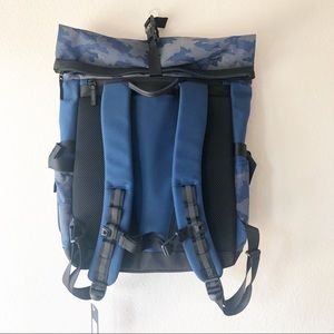 oakley utility rolled up backpack